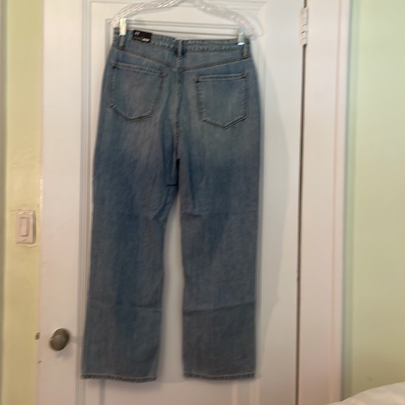 Fashion nova whipped jeans - Picture 2 of 5